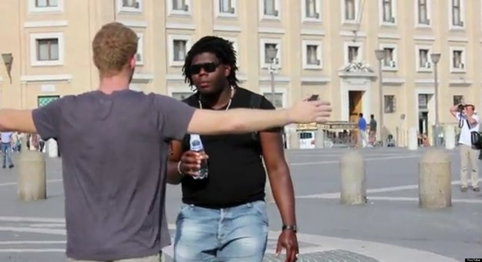 Hugging Strangers In Rome Does Not Go Well (VIDEO) | HuffPost