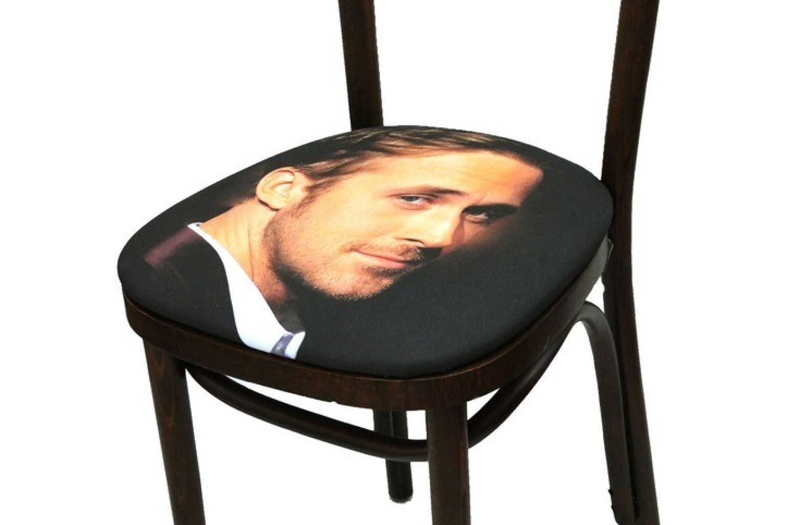 Face Chairs: Sit On Ryan Gosling, Angelina Jolie And Brad Pitt (PHOTOS 