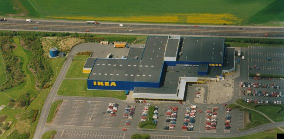 1987 the first store