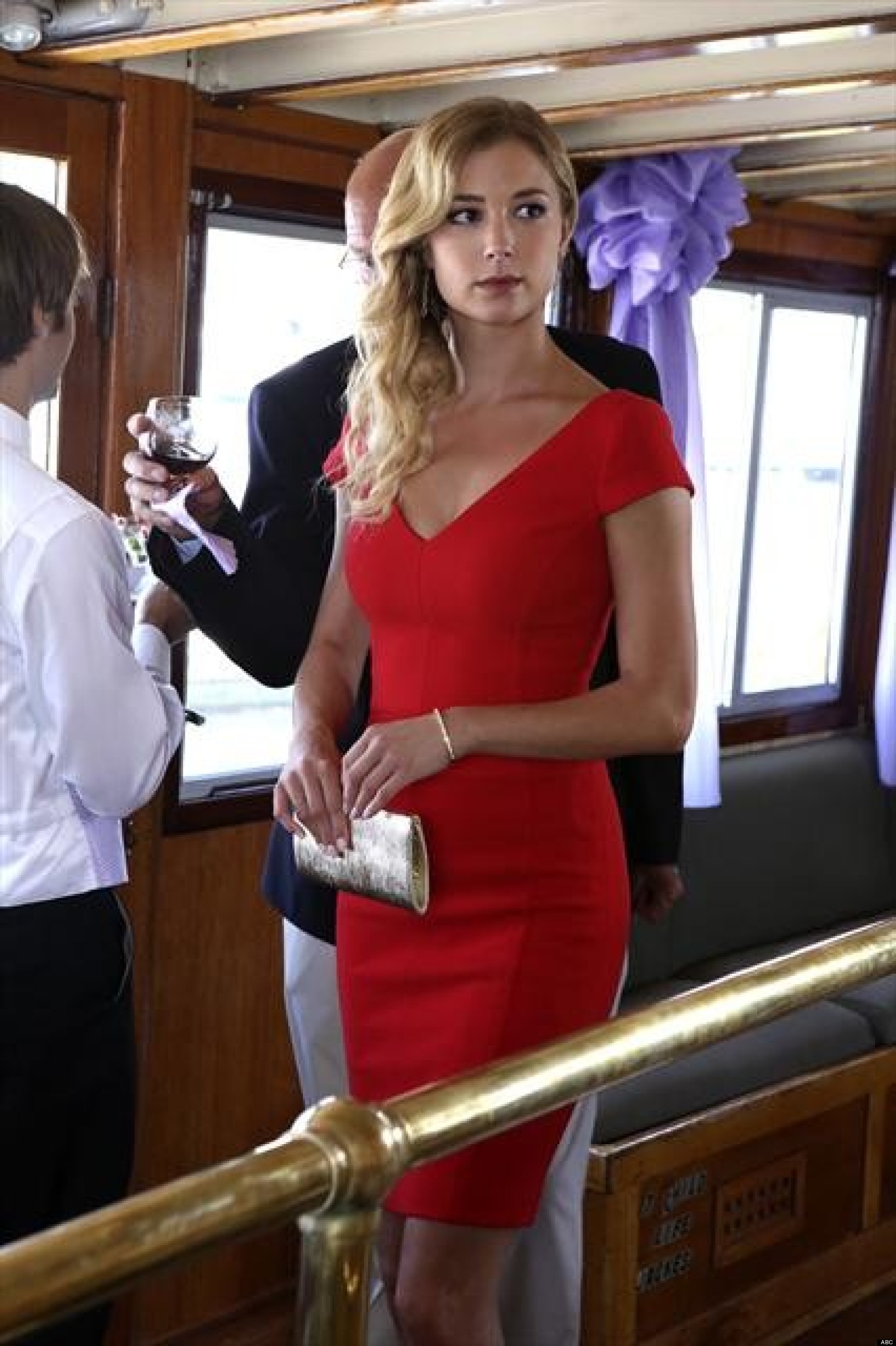 Revenge Twitter Reactions Women Sound Off On The Season 2 Premiere