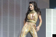 PICS: Cheryl Cole Goes For Gold On A Million Lights Tour Opening Night