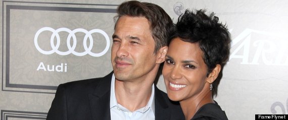 Halle Berry Olivier Martinez Actress Flaunts Her Body Her Engagement