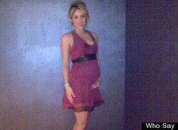 Shakira muestra y habla de su embarazo