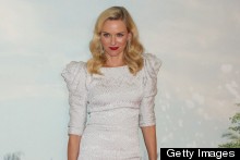 Naomi Watts Is All White At The Impossible Film Premiere