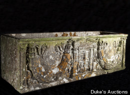 http://i.huffpost.com/gen/807556/thumbs/s-ROMAN-MARBLE-COFFIN-large.jpg