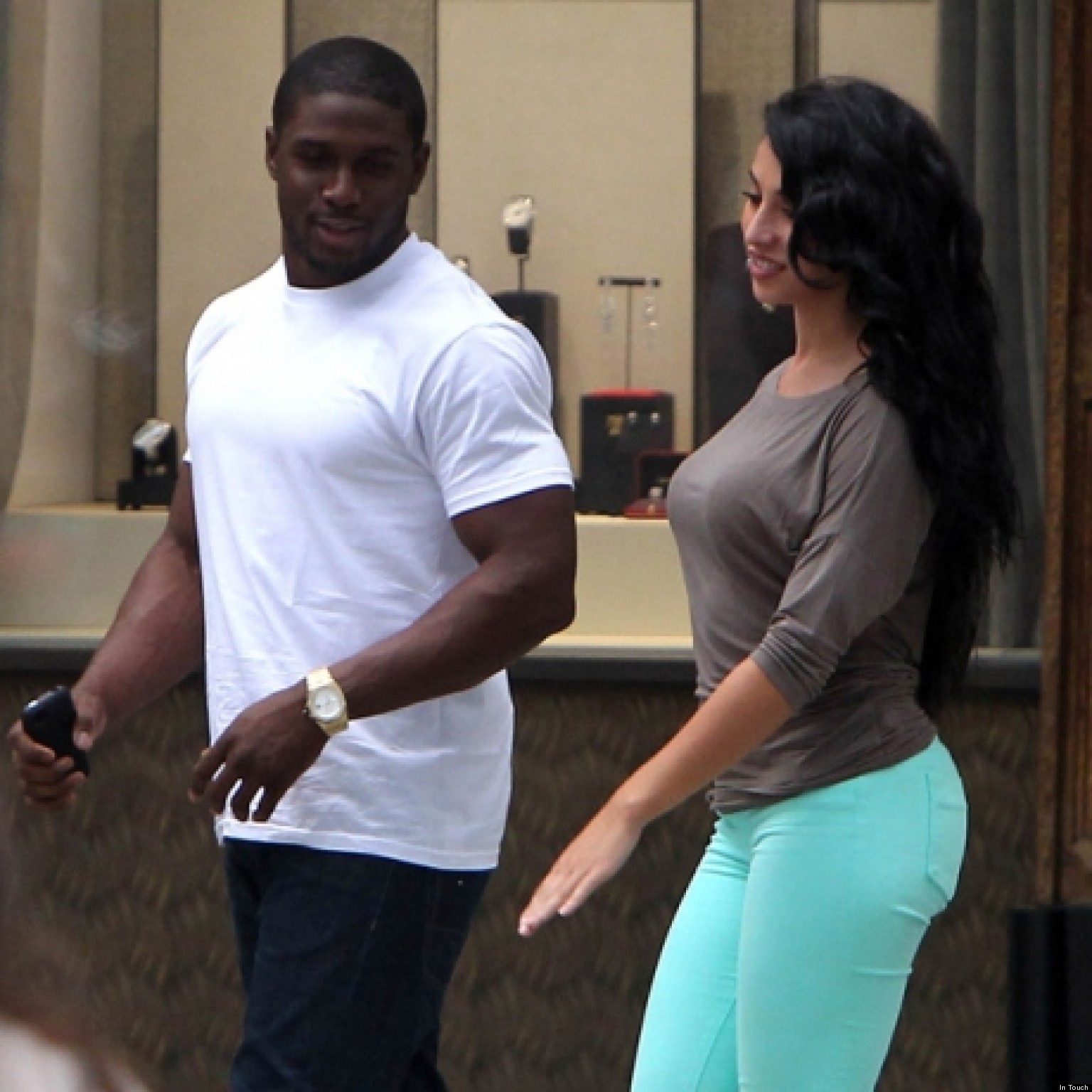 Reggie Bush And Kim Kardashian Look Alike Girlfriend Expecting Huffpost 7056