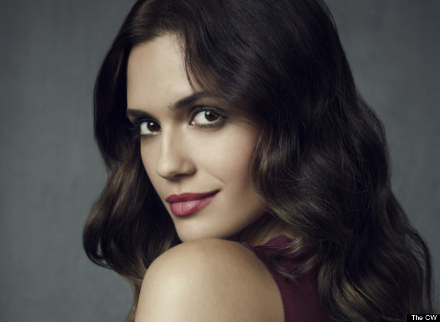 http://urls.re/S3R .Torrey DeVitto Talks 'Vampire Diaries' Season 4, Turning Elena & More!