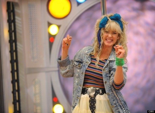 http://urls.re/S3R .Robin Sparkles Returns!