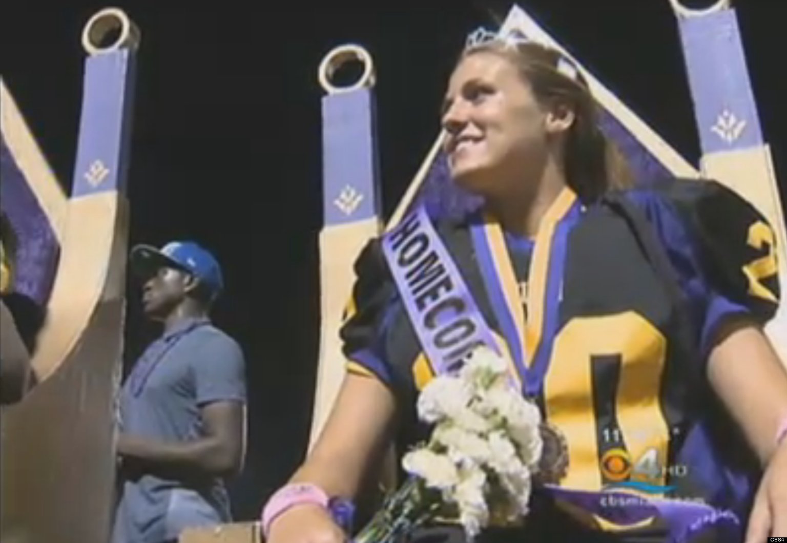 Erin Dimeglio First Female Quarterback In Florida Crowned Homecoming 