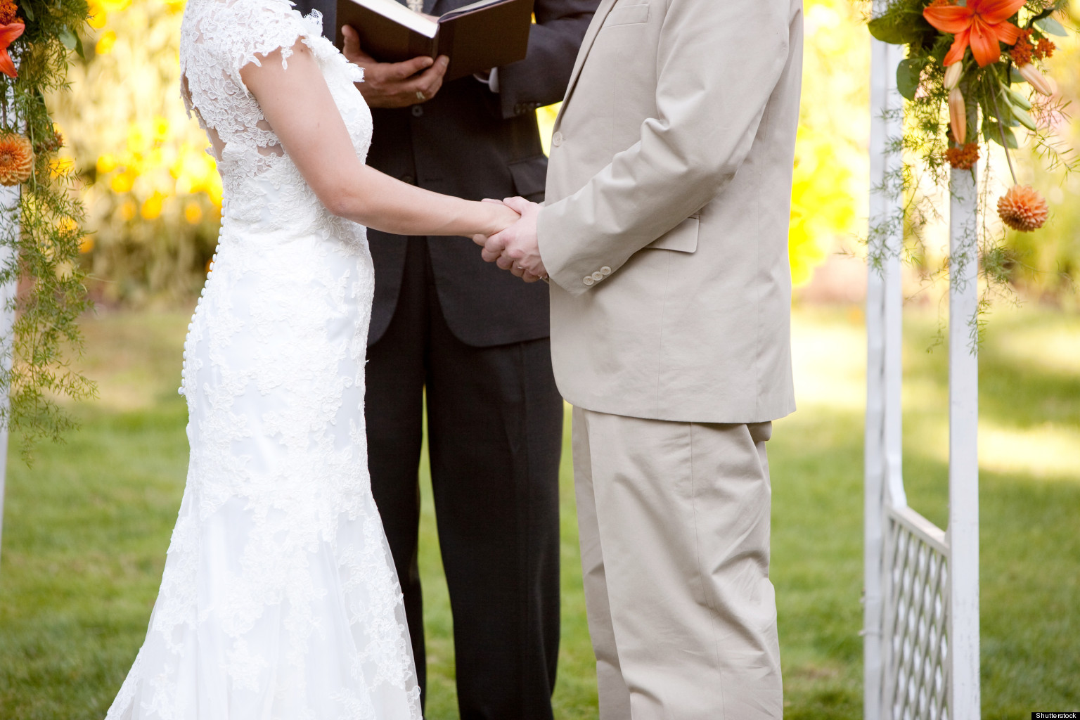is-this-your-first-wedding-as-an-officiant-6-tips-for-how-to-hold