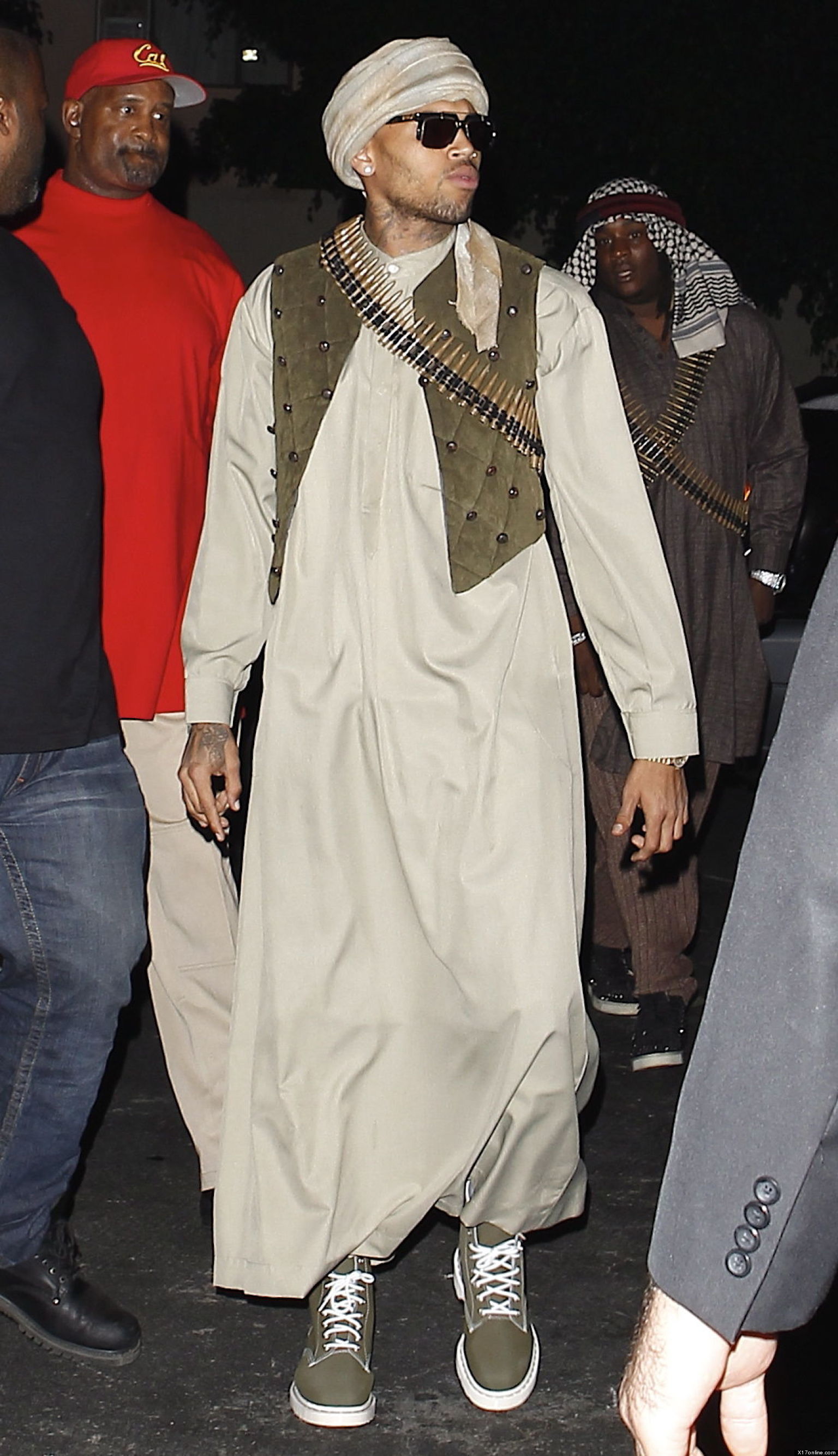 Chris Brown Halloween Costume Singer Tweets Picture Of Himself Dressed