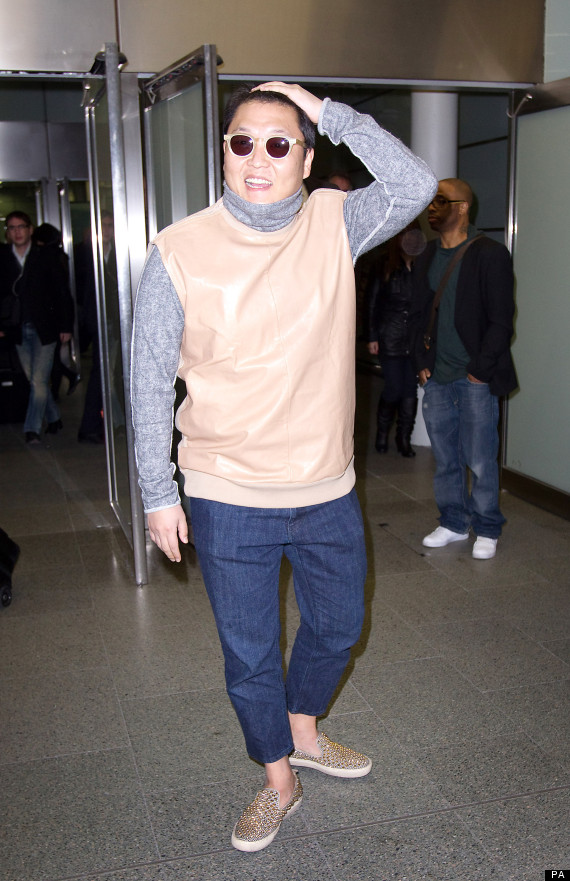psy arrives in london