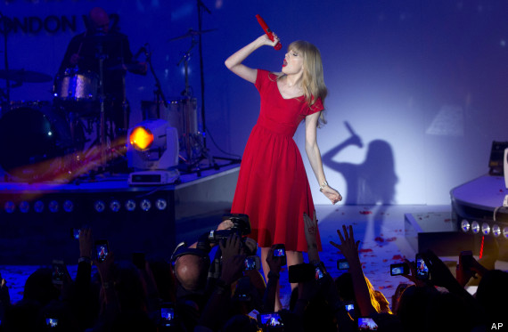 taylor_swift_christmas_lights