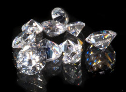 Contrabandista se traga 220 diamantes