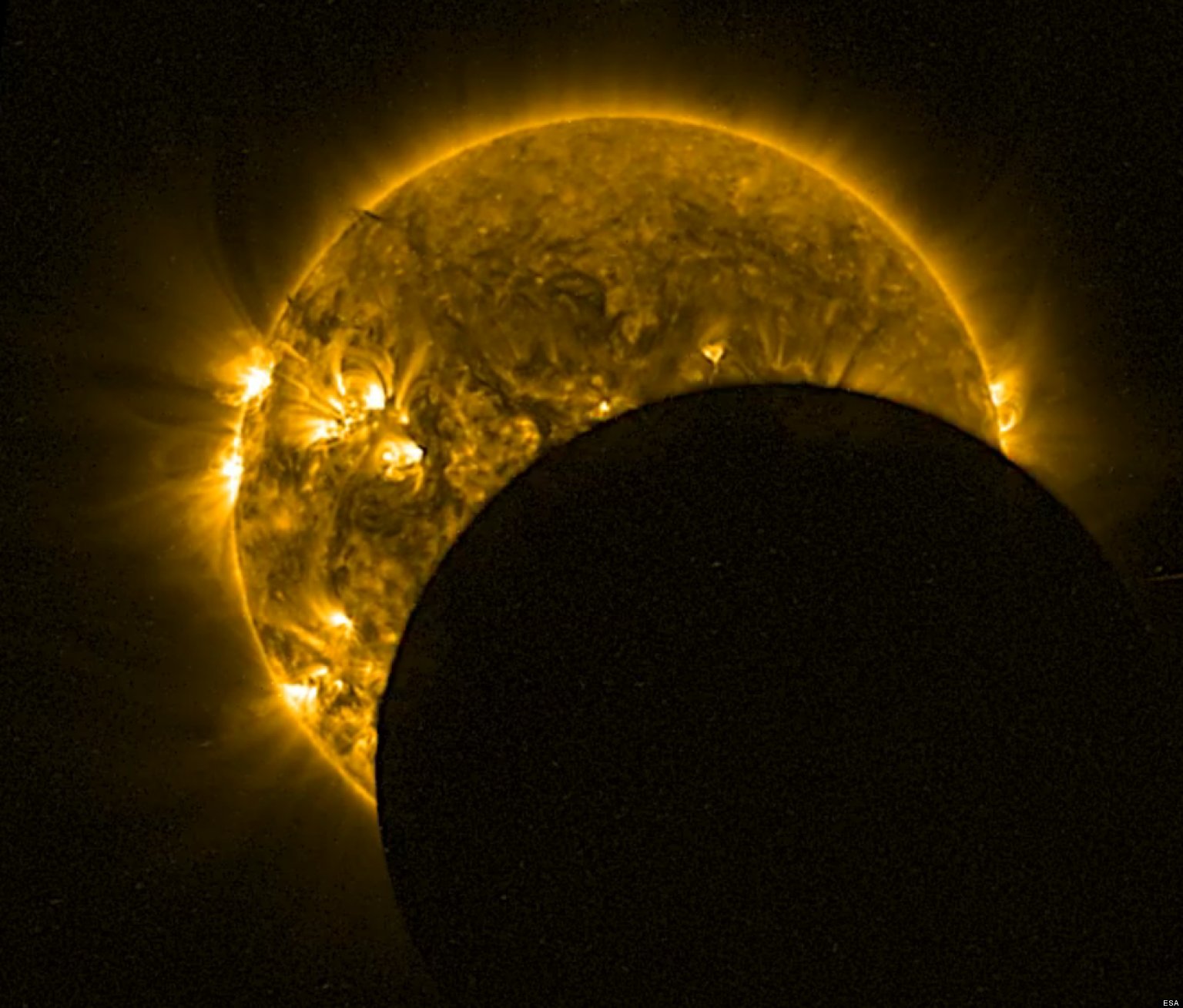 Eclipse solar así se vio desde el espacio (VÍDEO)
