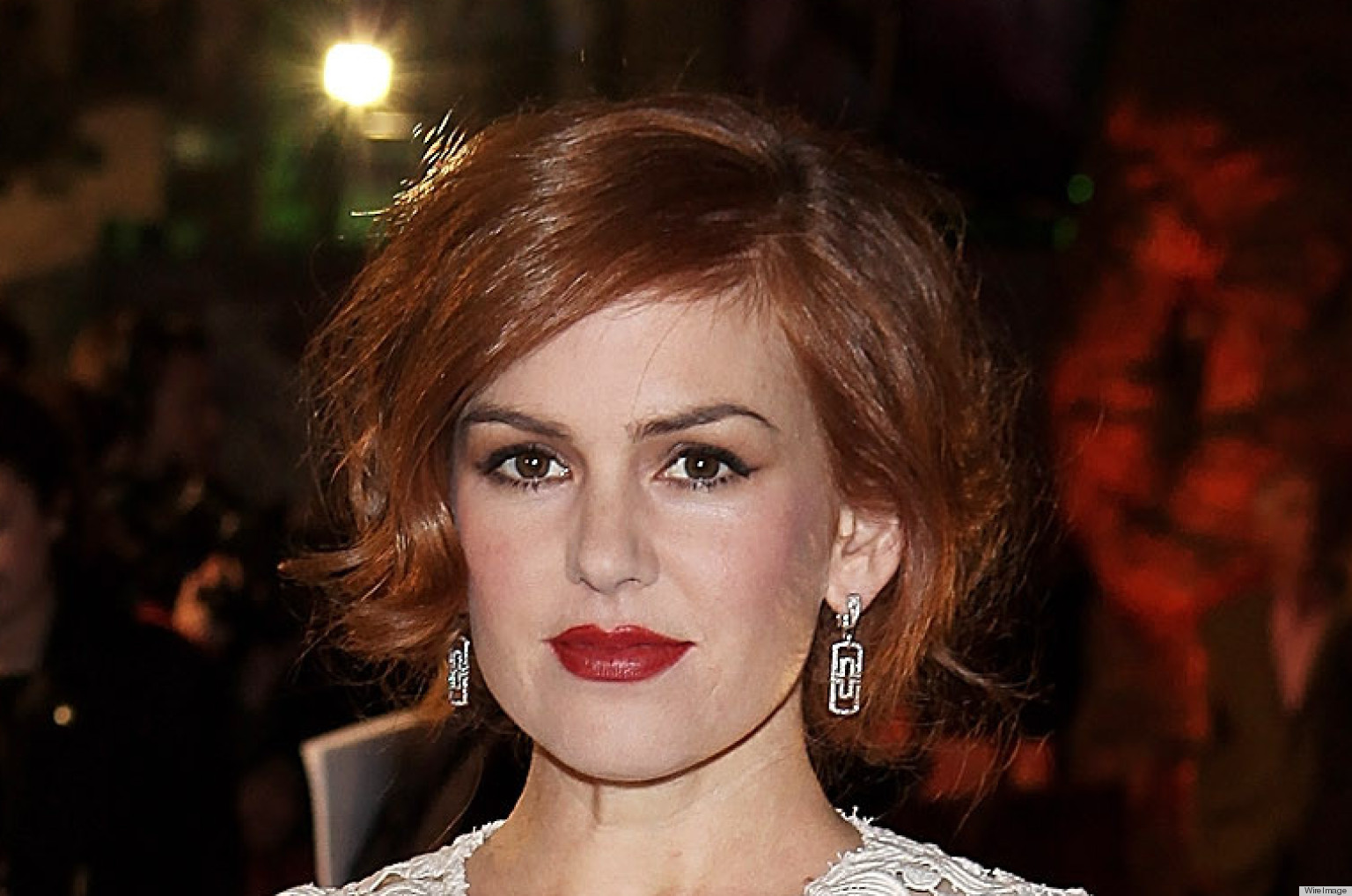 Isla Fisher Channels Old Hollywood Glamour PHOTOS