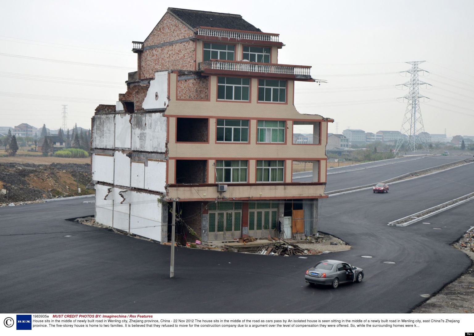 motorway-built-around-couple-s-home-in-china-s-wenling-city-huffpost-uk