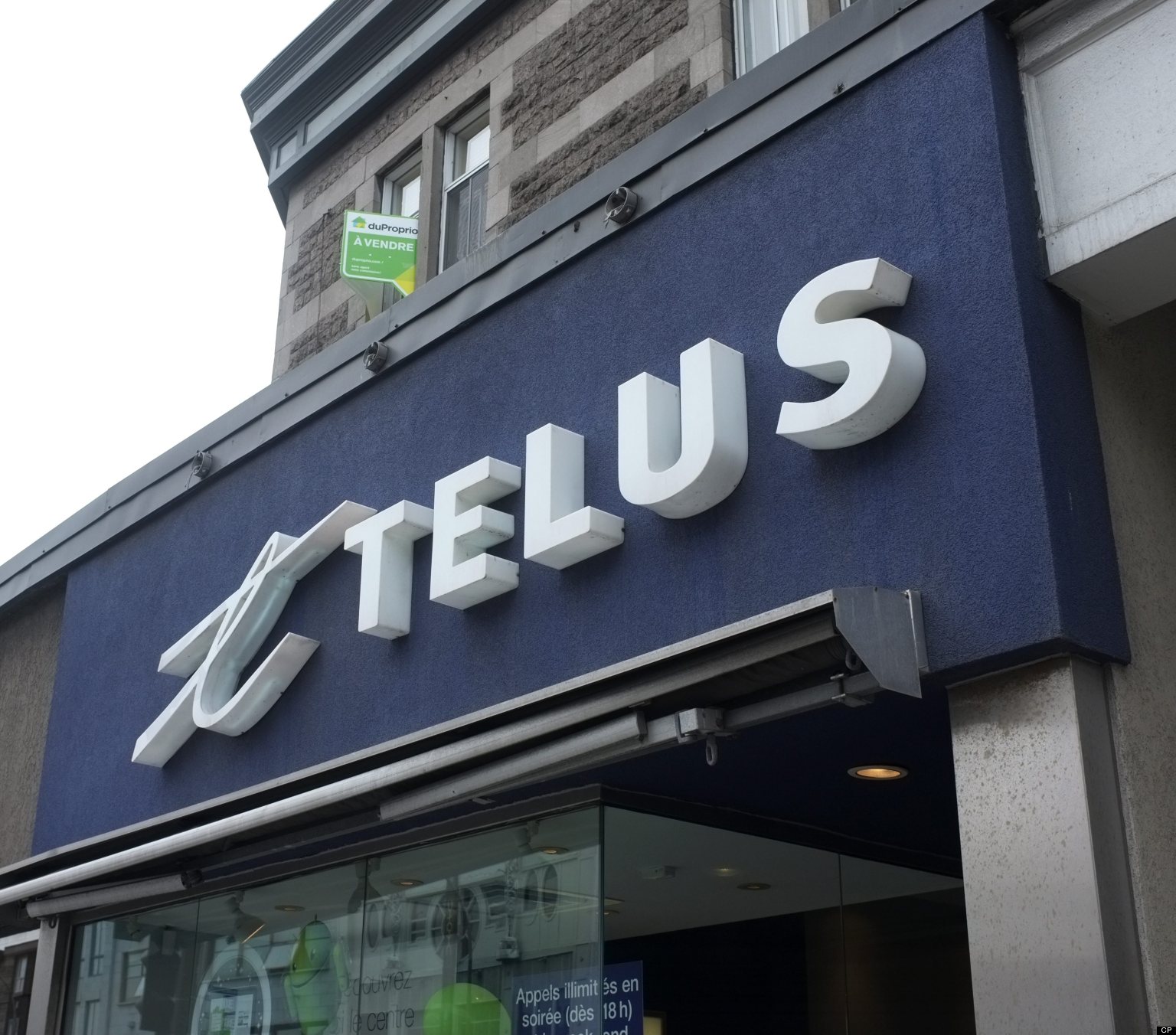 Telus Acquires Public Mobile