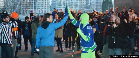 Kesler Bieksa Hockey