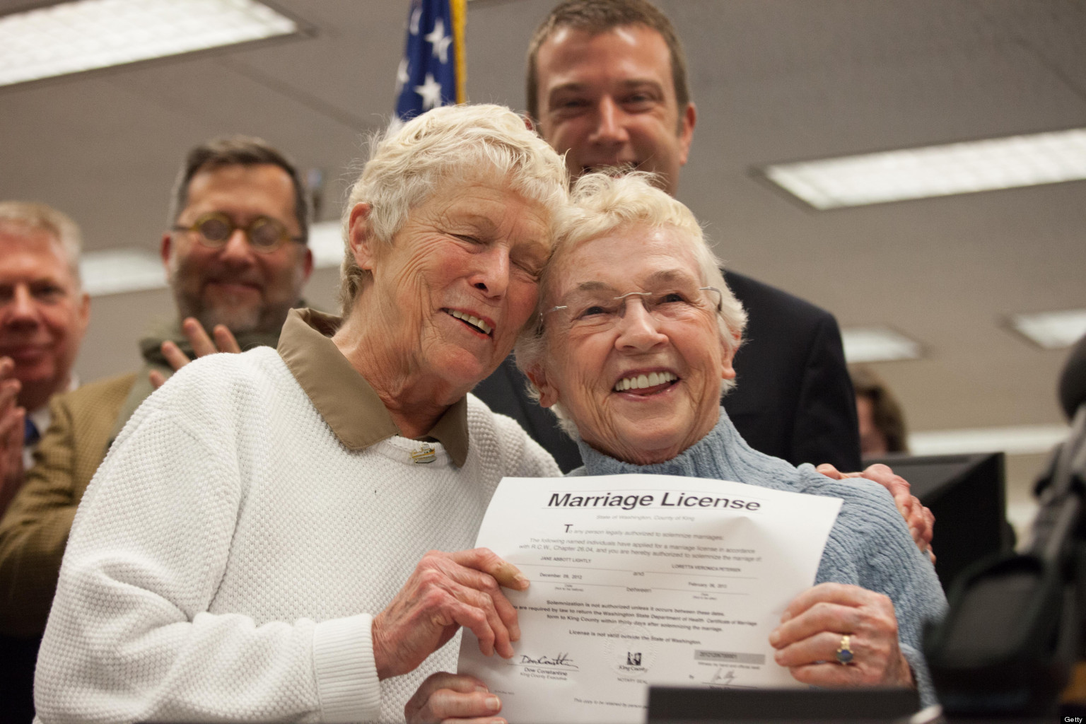 Same Sex Marriage Washington Couples Start Getting Marriage Licenses 5042