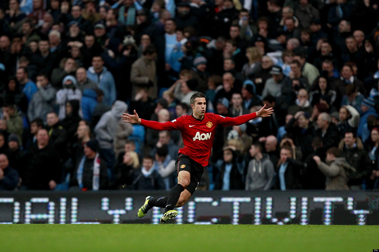 Manchester City 23 Manchester United Robin Van Persie