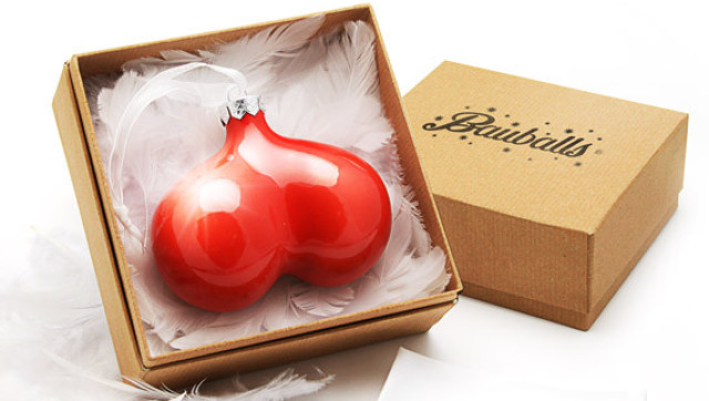 Funny Christmas Decorations: Check Your Bauballs Ornament Raises Testicular Cancer Awareness