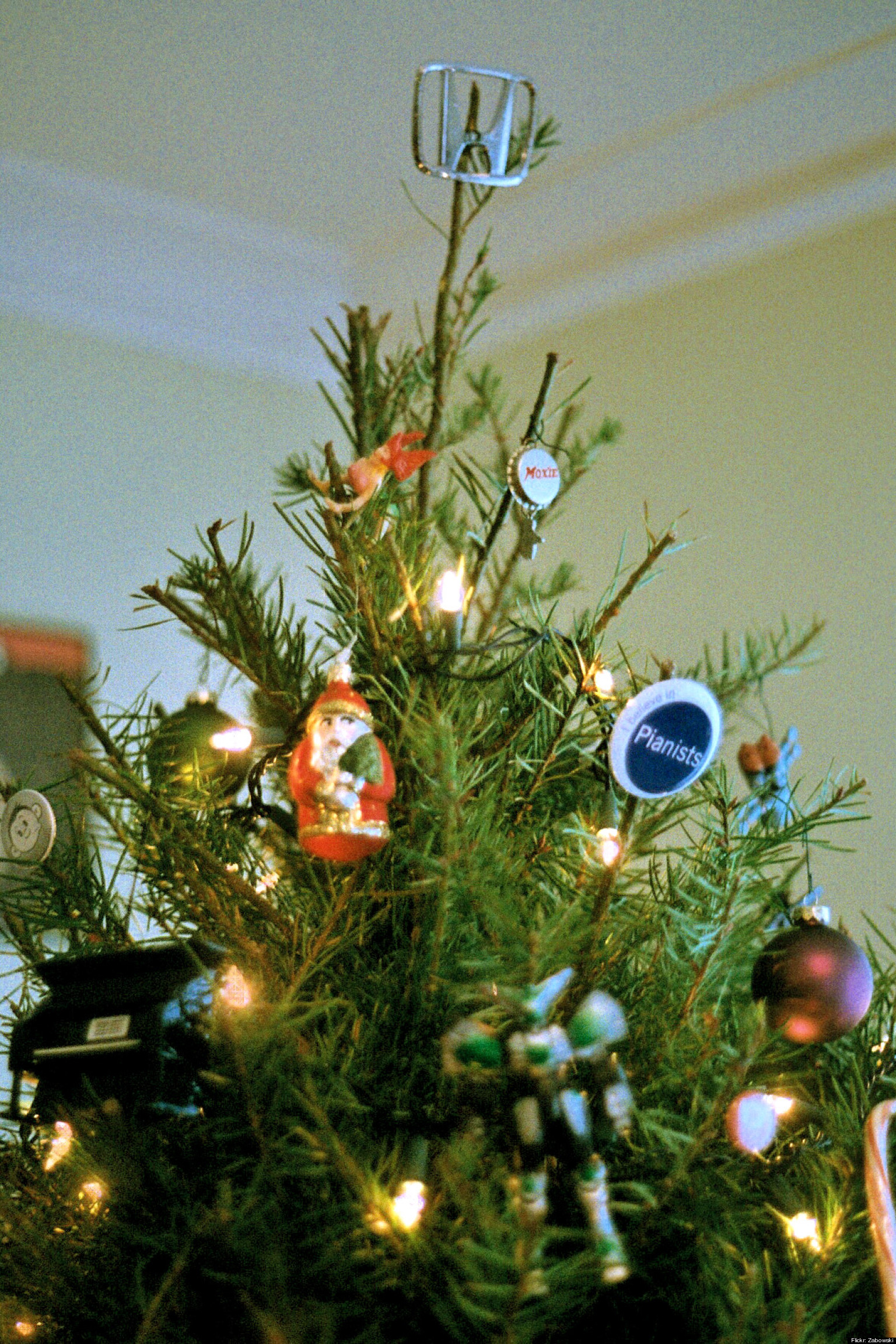 decorate your christmas tree for prosperity | huffpost decorate your christmas tree for prosperity | huffpost