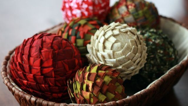 Wood crafts for christmas Christmas Craft Ideas: Fabric And Styrofoam Pine Cone Vase Fillers