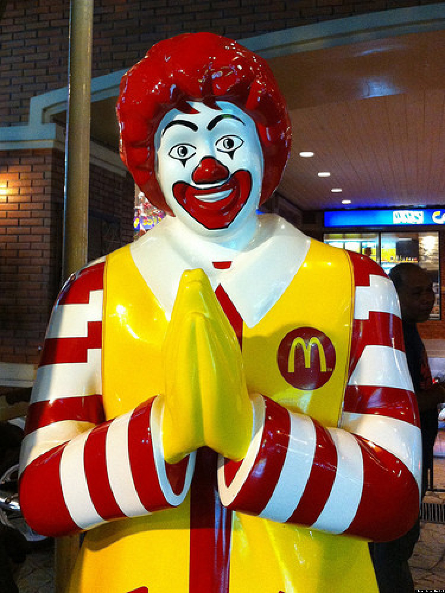 McDonald's Pushes Stores To Stay Open On Christmas | HuffPost