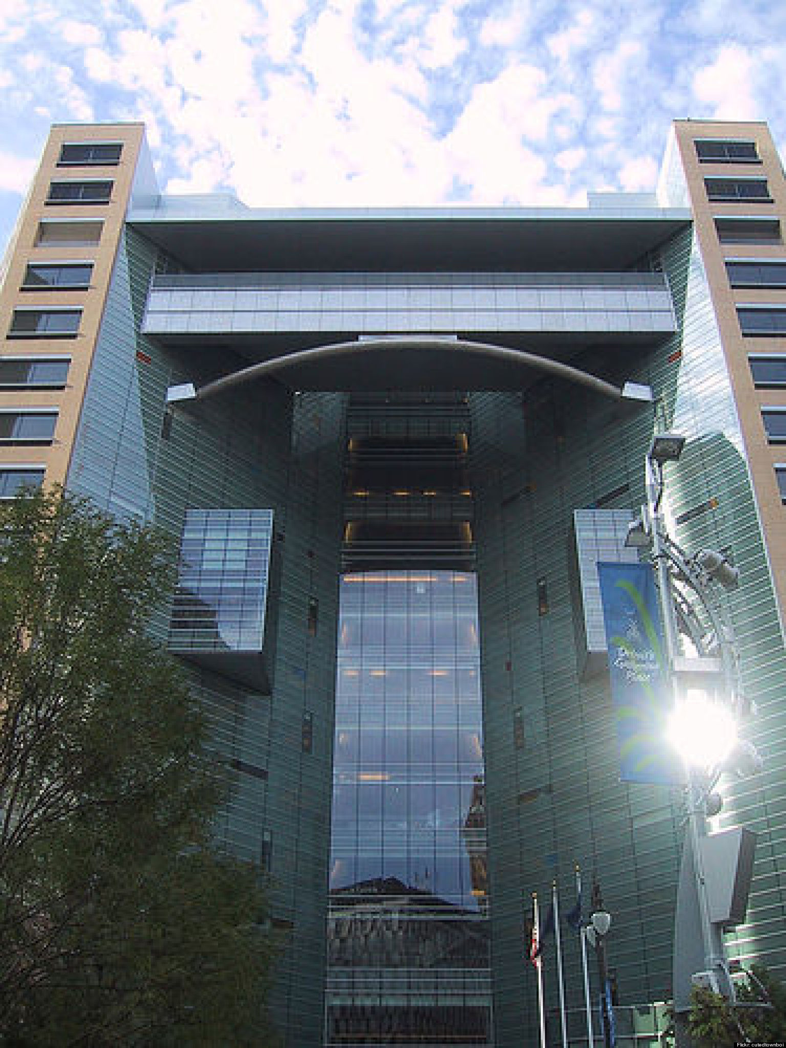 Elliott Management Offers To Buy Compuware For 2.3 Billion HuffPost