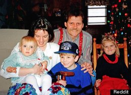 A Family Recreates This Photo 20 Years Later