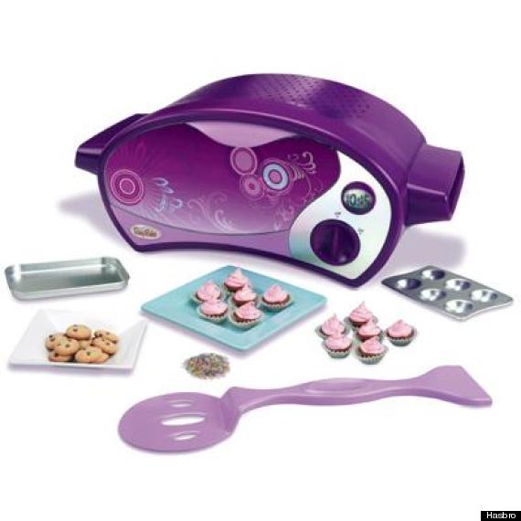 Hasbro Creates Gender Neutral Easy Bake Oven After 13 Year Old Labels 