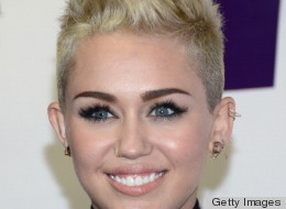Miley's Unlikely Bedfellow (PHOTO) 