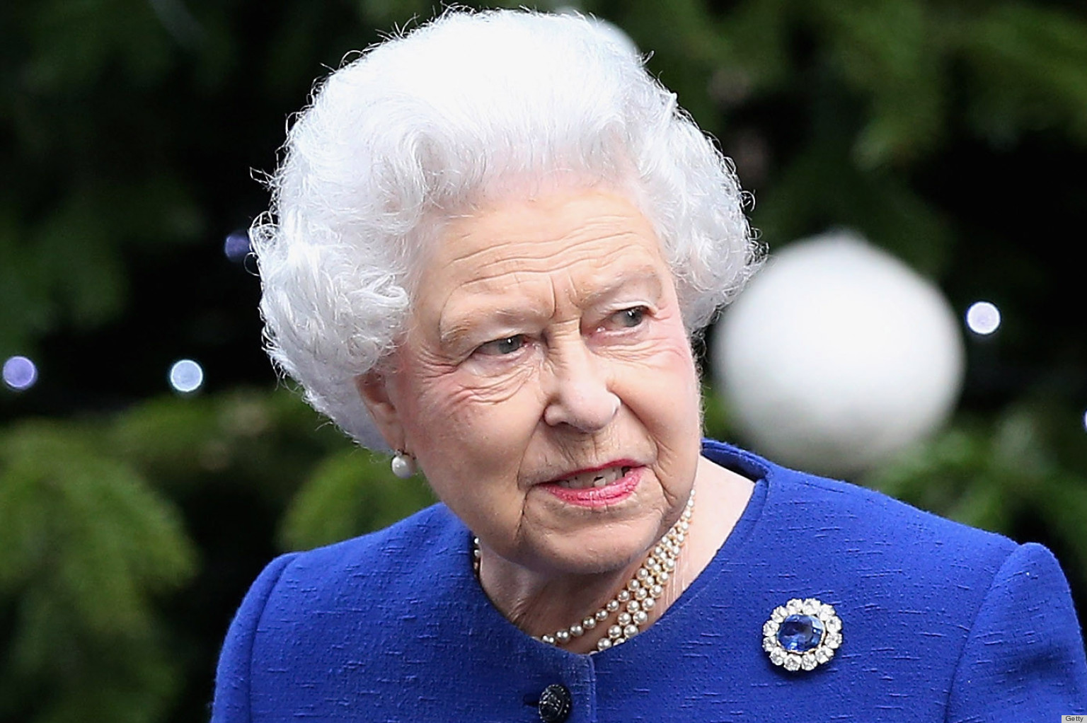 'Dressing The Queen The Jubilee Wardrobe' Reveals Queen Elizabeth's