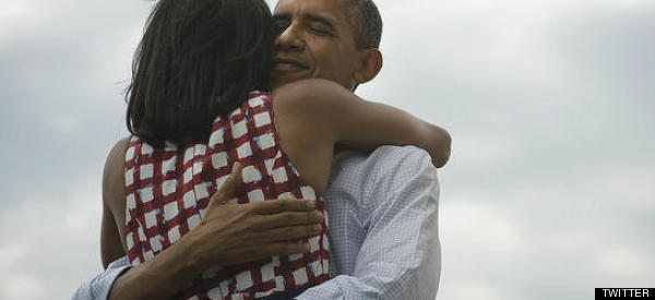 Por qué y dónde se dieron los Obama el abrazo más retuiteado de la historia