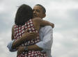 Por qué y dónde se dieron los Obama el abrazo más retuiteado de la historia