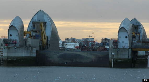 thames barrier closed