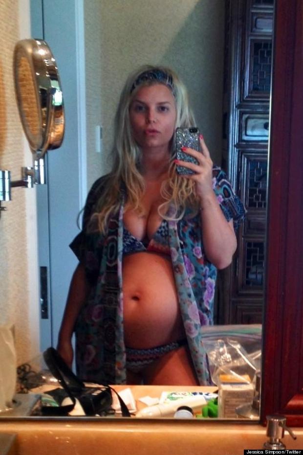 jessica simpson baby bump