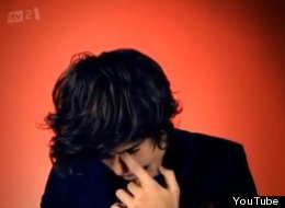 Harry Styles Breaks Down Over Internet Hate (VIDEO)
