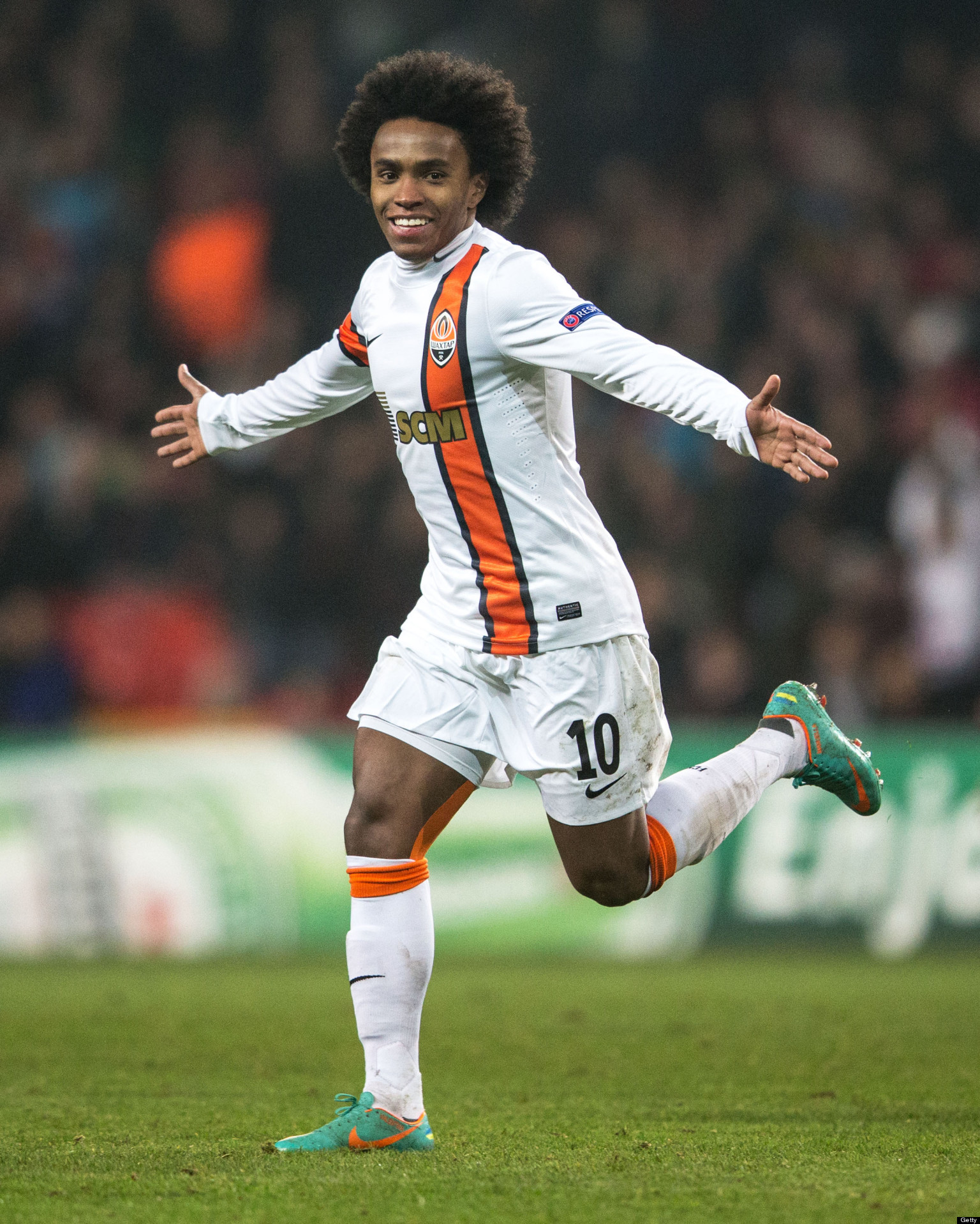 Willian In London For Medical Ahead Of Tottenham Transfer | HuffPost UK