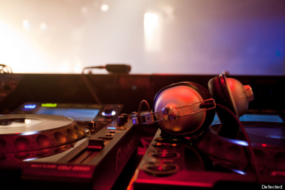 simon dunmore defected