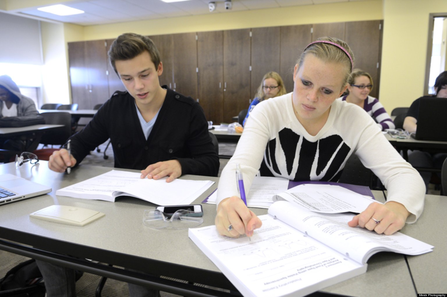 School Calendars Defy Tradition As 1 In 4 Freshmen Start College In