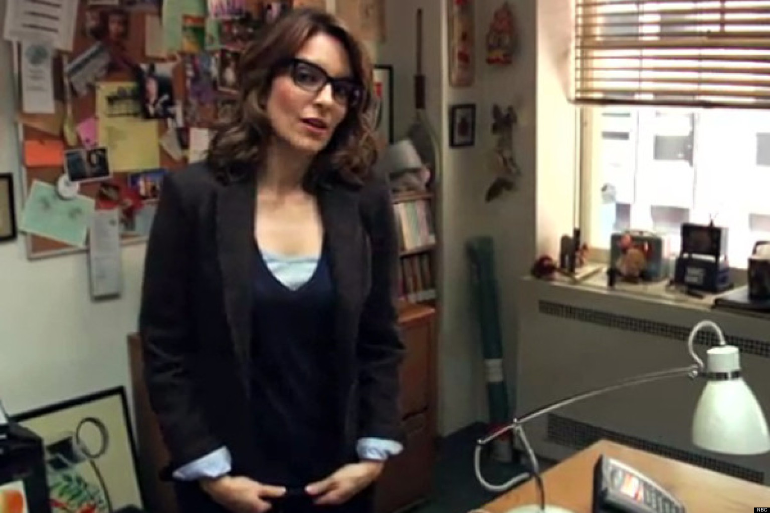 30 Rock Tina Fey Gives Tour Of Liz Lemons Office Video Huffpost 7877