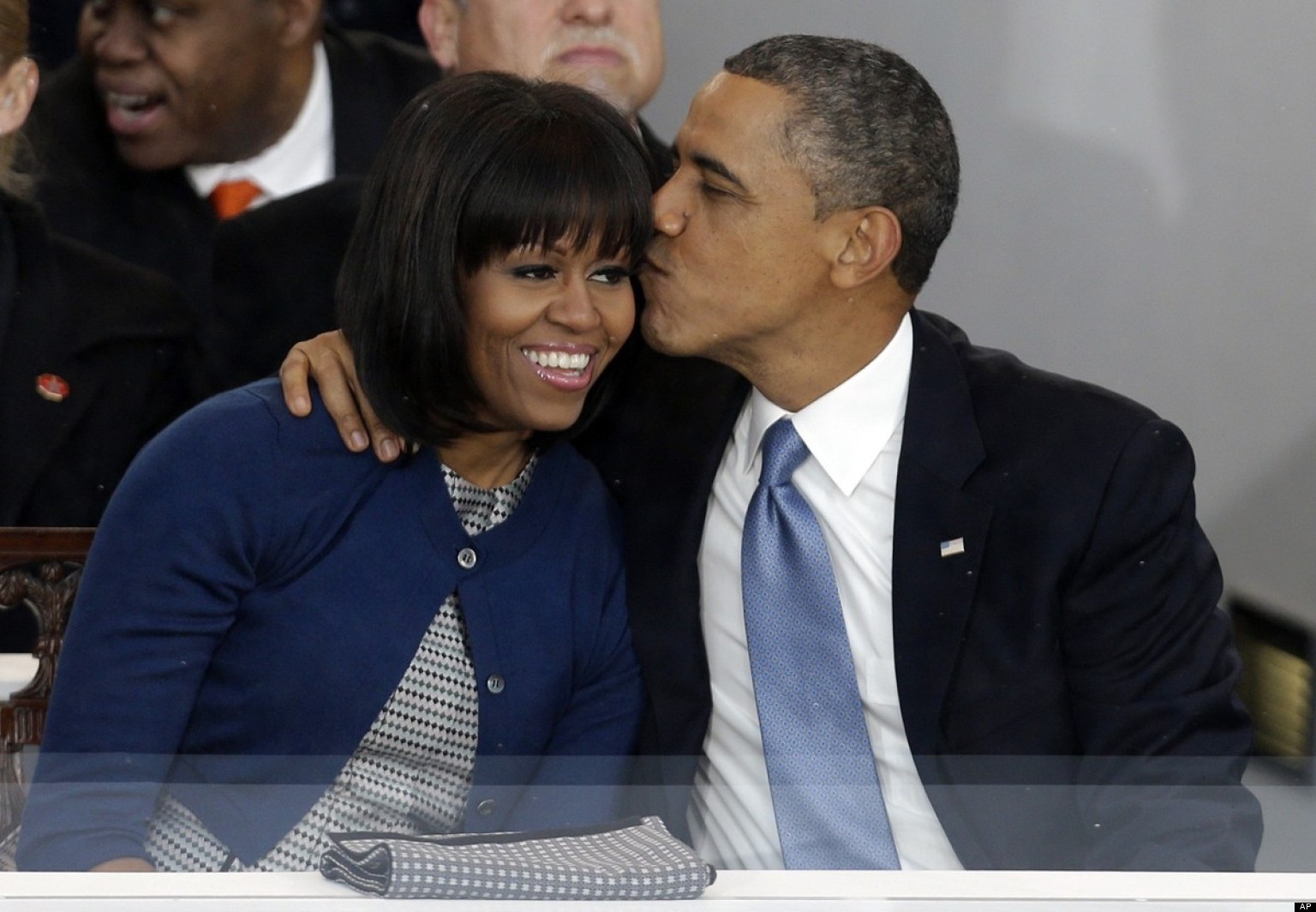 Obama Kiss: The Best Smooches From The Presidential Inauguration (PHOTOS) | HuffPost