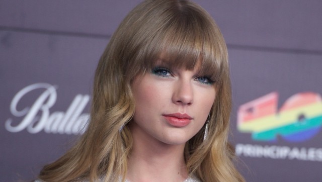 Taylor Swift's Cleavage Is Becoming A More Familiar Sight (photos)