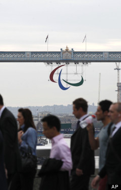 <HH--PHOTO--LONDON--960724--HH>