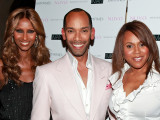 Sam Fine Launches Signature Makeup Collection With...