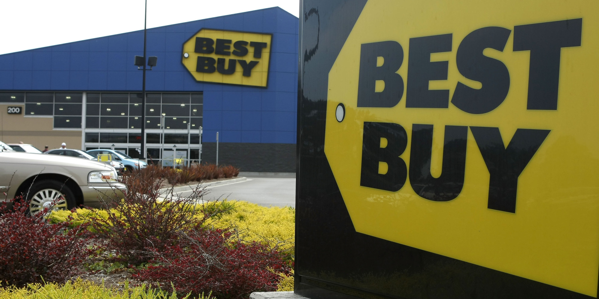 Best Buy Canada In Tailspin Amid 'Significant Industry Declines'