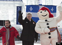 Harper rencontre le bonhomme Carnaval (VIDÉO/PHOTOS)