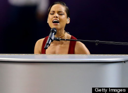 Alicia Keys cantando el himno conmovió con su intepretación a millones de persona